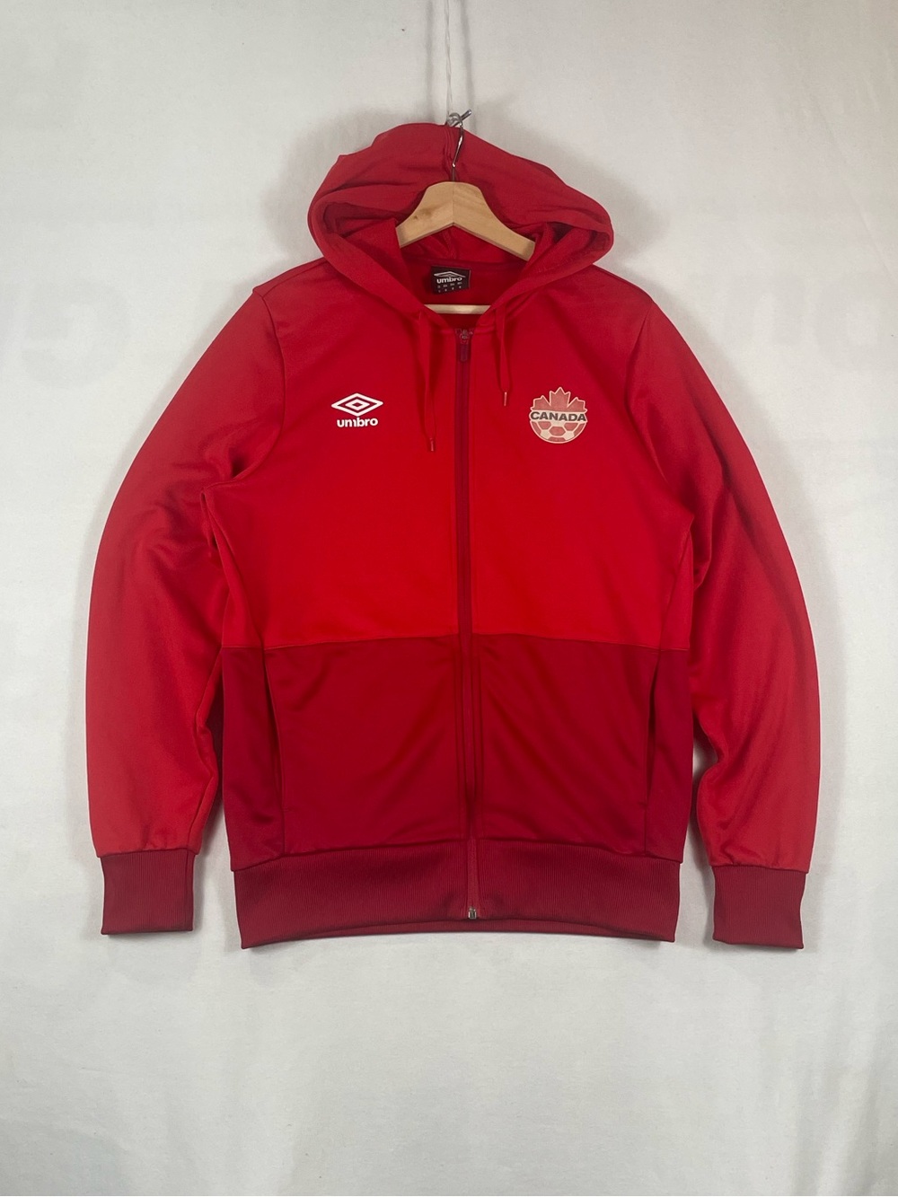 Vintage UMBRO Canada Soccer Football Red Full Zip Light Hoodie Warm Up Sz M